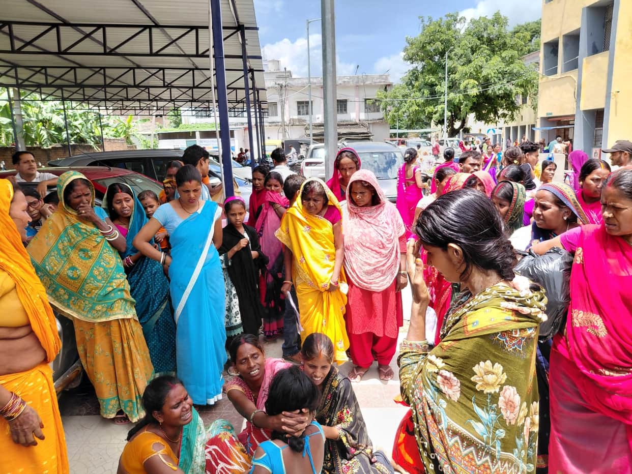 muzaffarpur road accident two youths killed one injured unknown vehicle bolbam mela