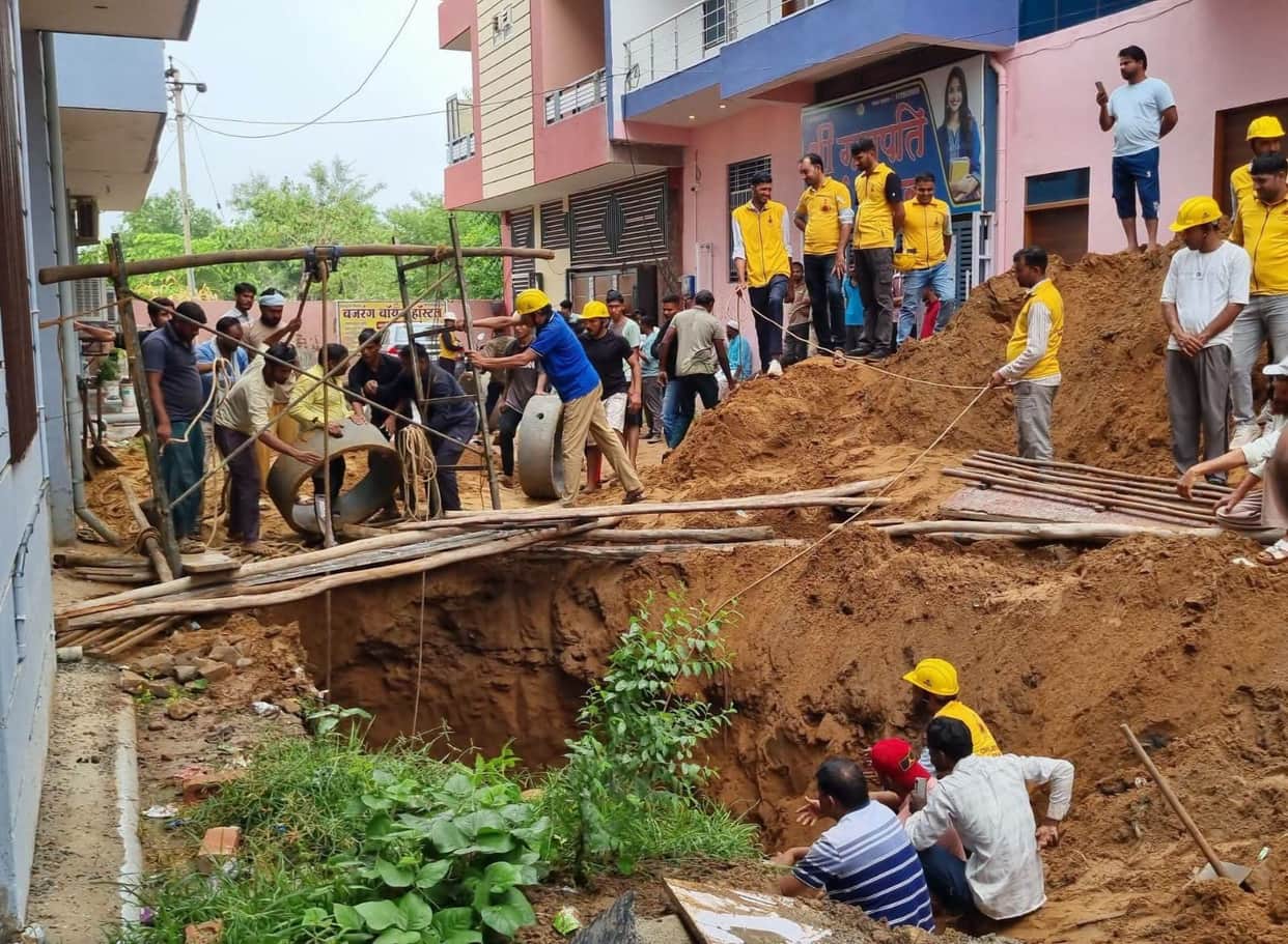 Soil Collapses During Deep Sewerage Excavation, 28-Year-Old Worker Trapped Under Debris