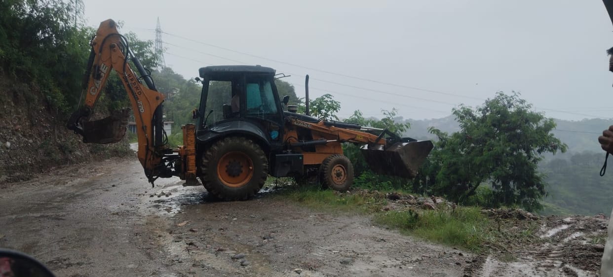 Cleaning of drains along the Tauni Devi-Uhal road has begun.