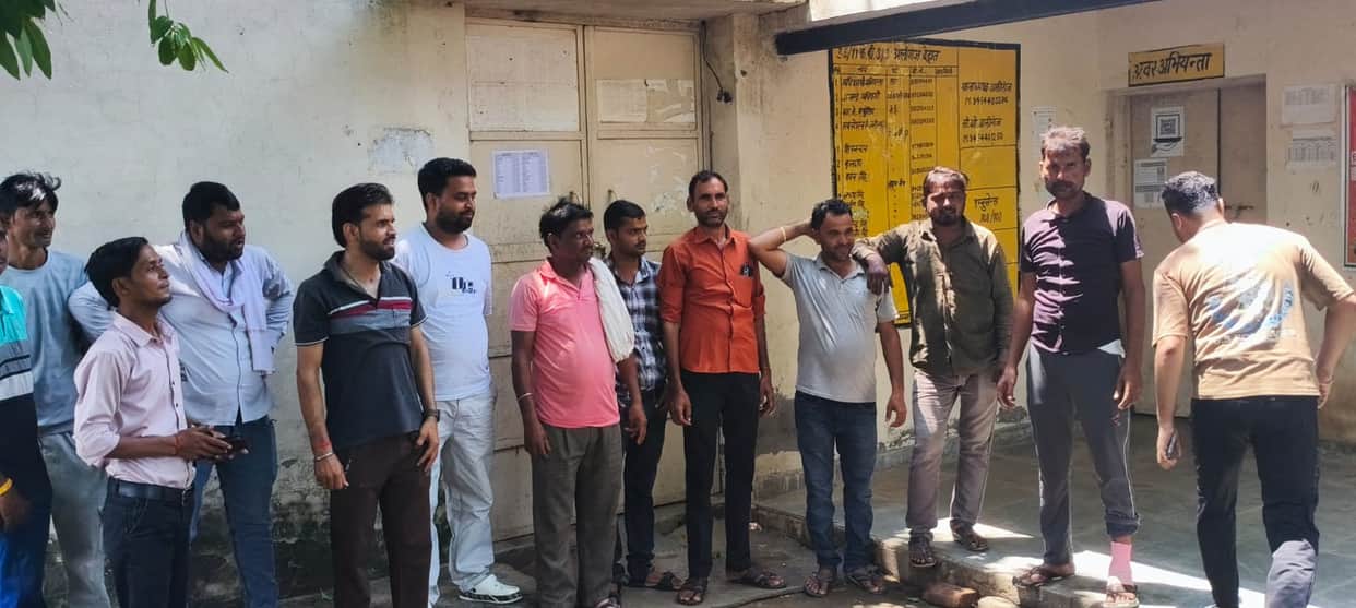 Power supply disrupted for eight hours due to protest by electricity department employees.