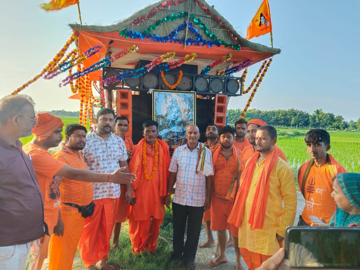 Jhopdi Kanwaria chariot departs from Bharouli