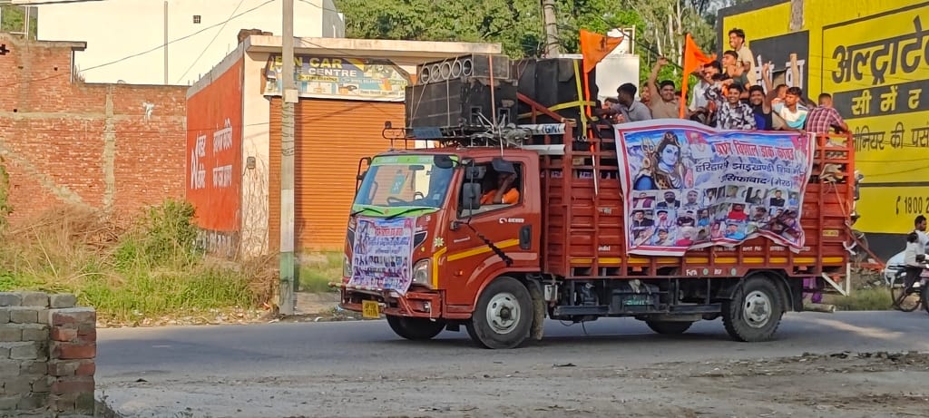 Groups depart for Haridwar for 'Dak Kanwar'.