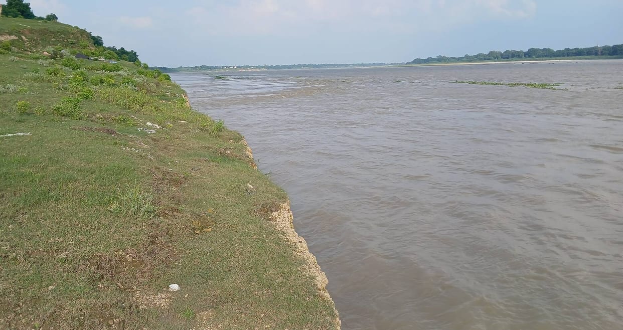 Ganga's water level rising at 5 cm per hour