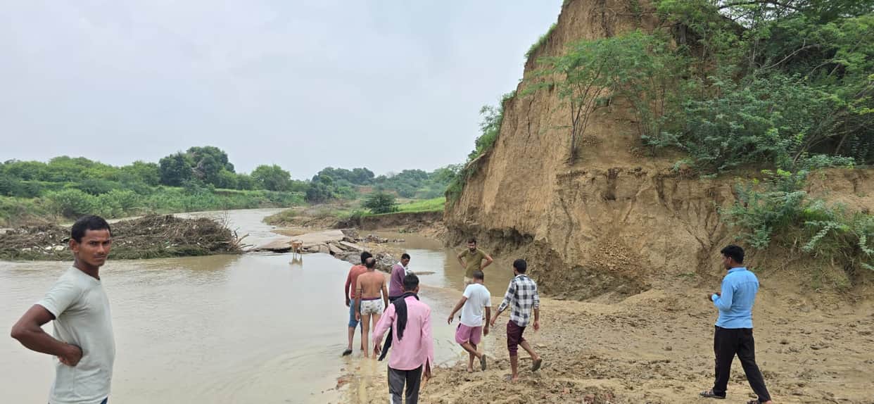 The causeway gave way during the very first rain and sustained damage.