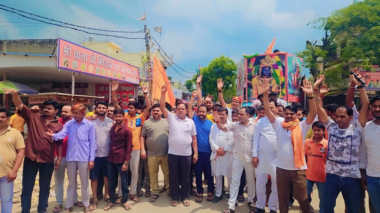 A group of Kanwariyas set off for Ayodhya Dham