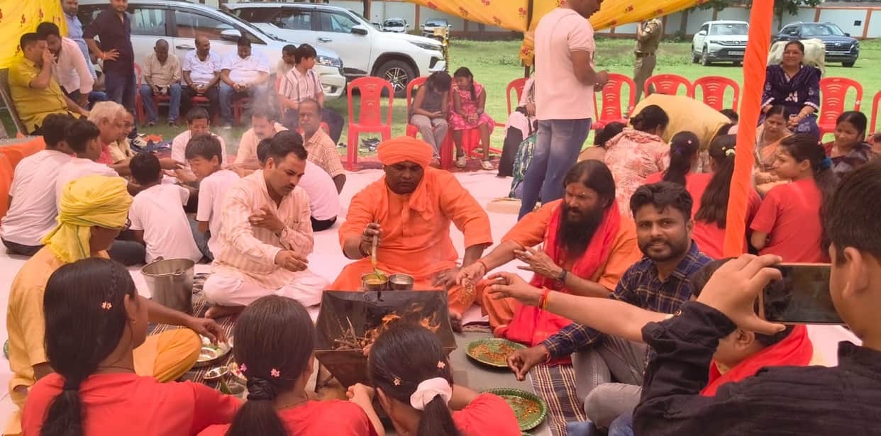 Tribal students took a pledge for education at the 'Vidyarambha' ceremony