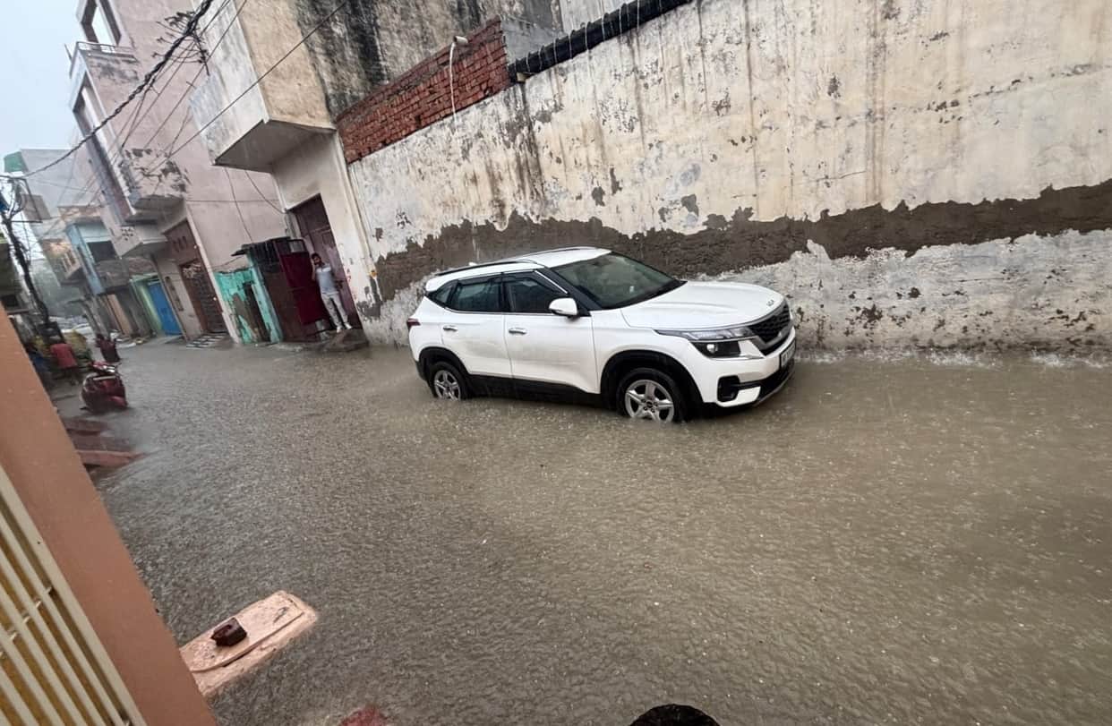 Residents of a Shastri Nagar lane troubled by waterlogging; demand leveling of the road.