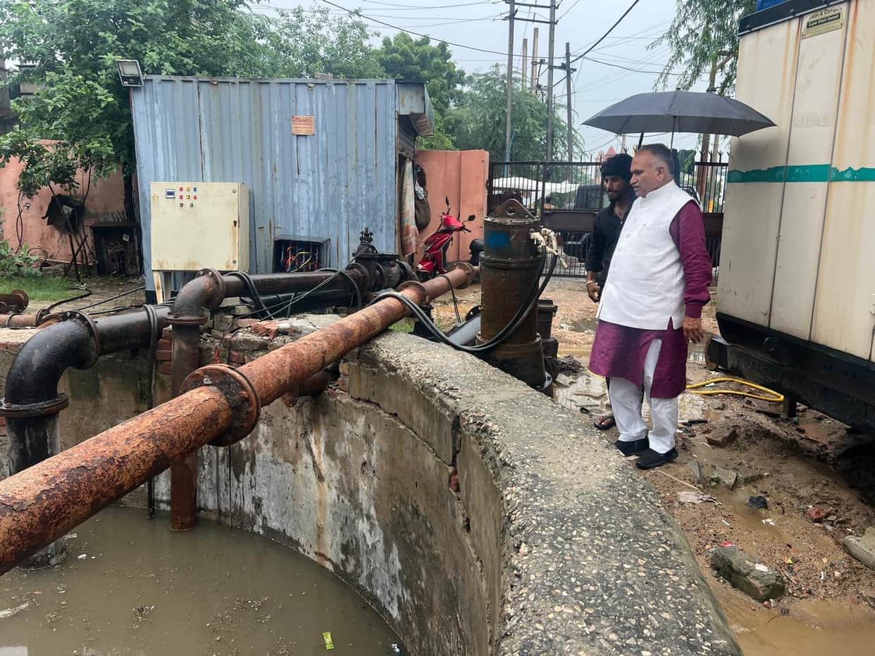 Sewer water filled the disposal unit; the Mayor had a motor brought in and installed at night.