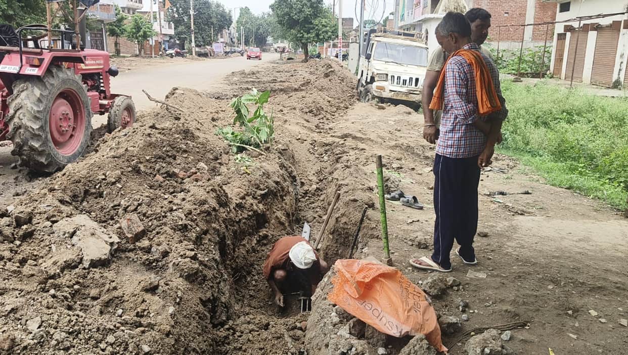Excavation without technical supervision; gas pipeline damaged.
