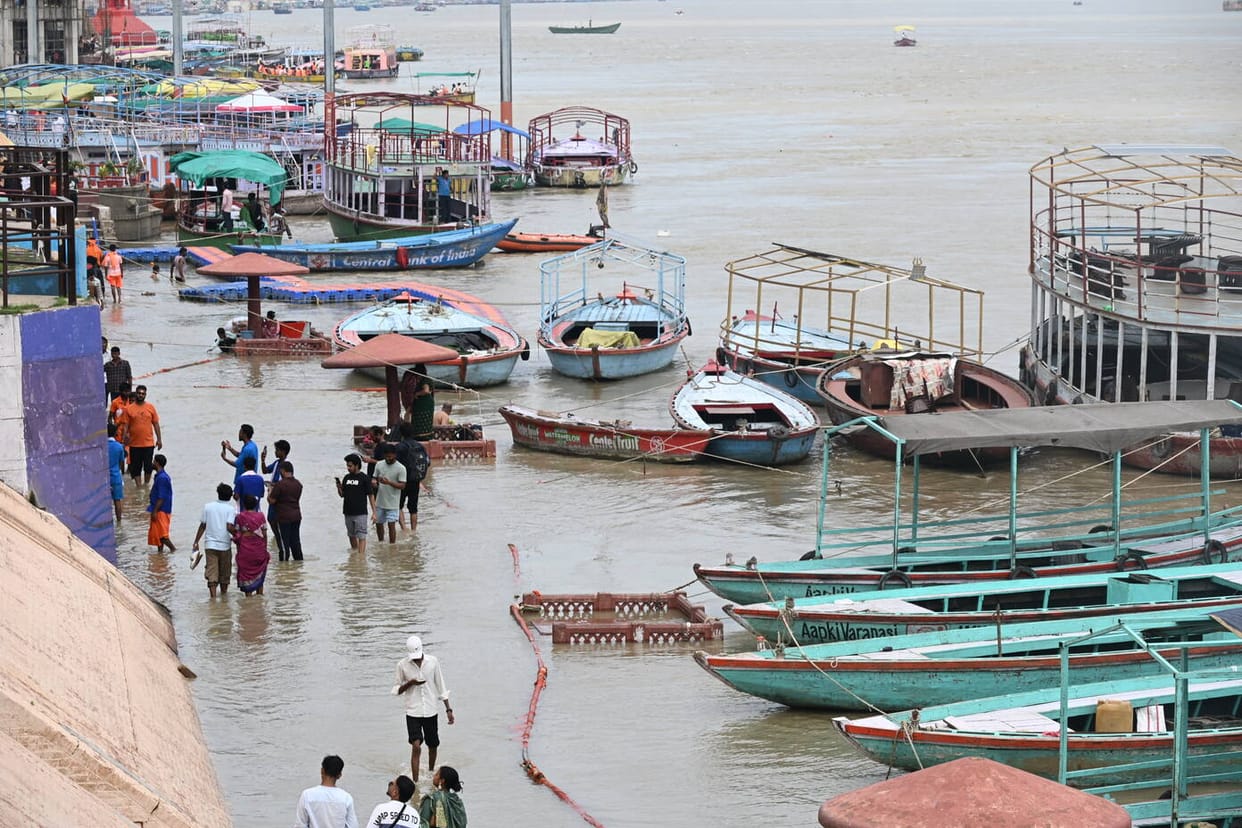 Access to more than 11 ghats including Manikarnika Lalita, and Meerghat has been cut off the Aarti venue at Dashashwamedh Ghat has been shifted