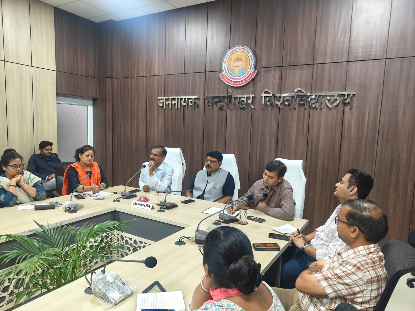 जेएनसीयू में आयोजित कार्यक्रम काे संबोधित करते कुलपति प्रो. संजीत कुमार गुप्ता। विवि