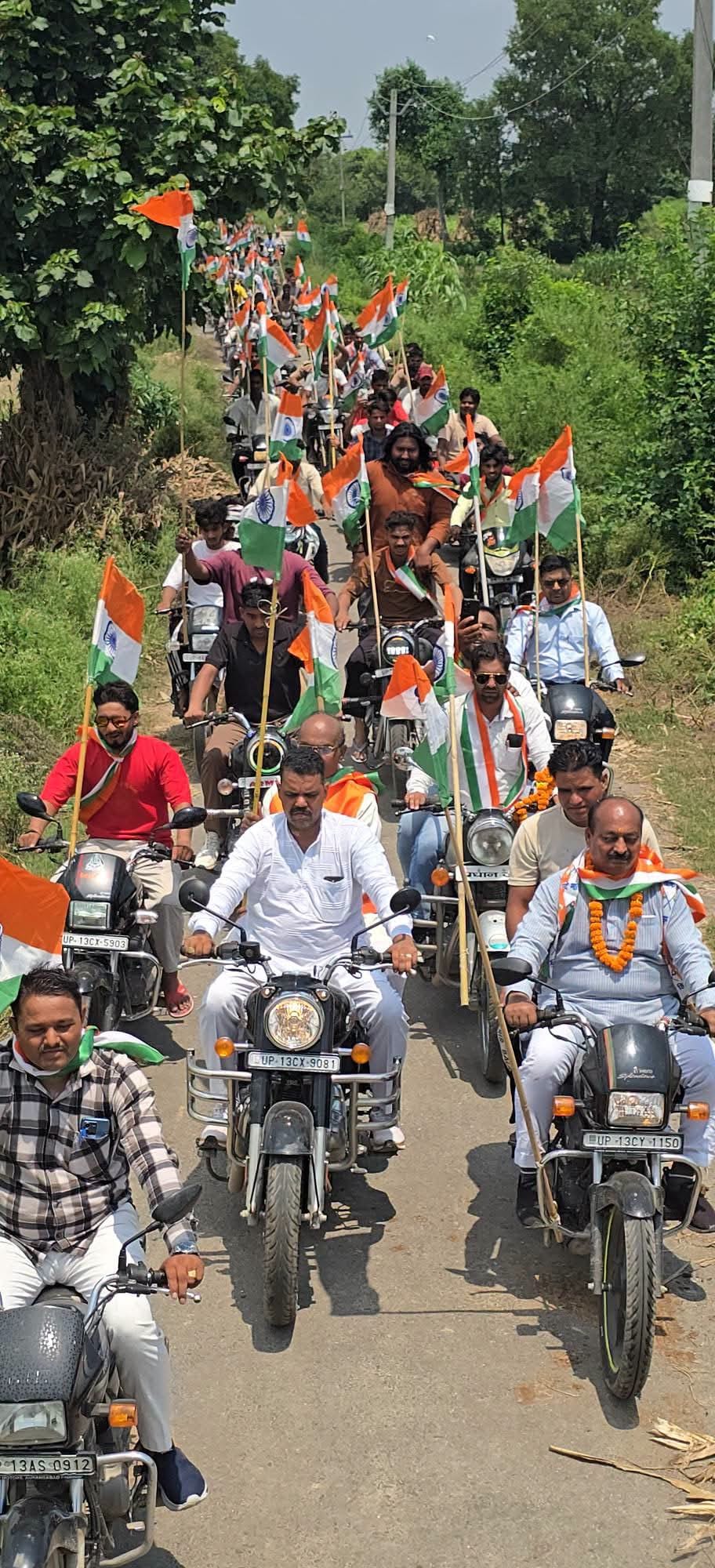 Tiranga Yatra taken out with great fanfare; the Tricolour fluttered proudly on motorcycles.