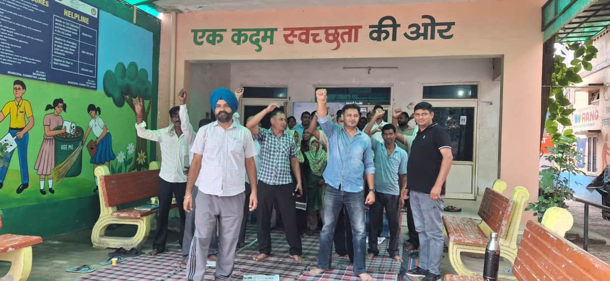 Situation worsens in Kurukshetra due to sanitation workers' strike, garbage piles up