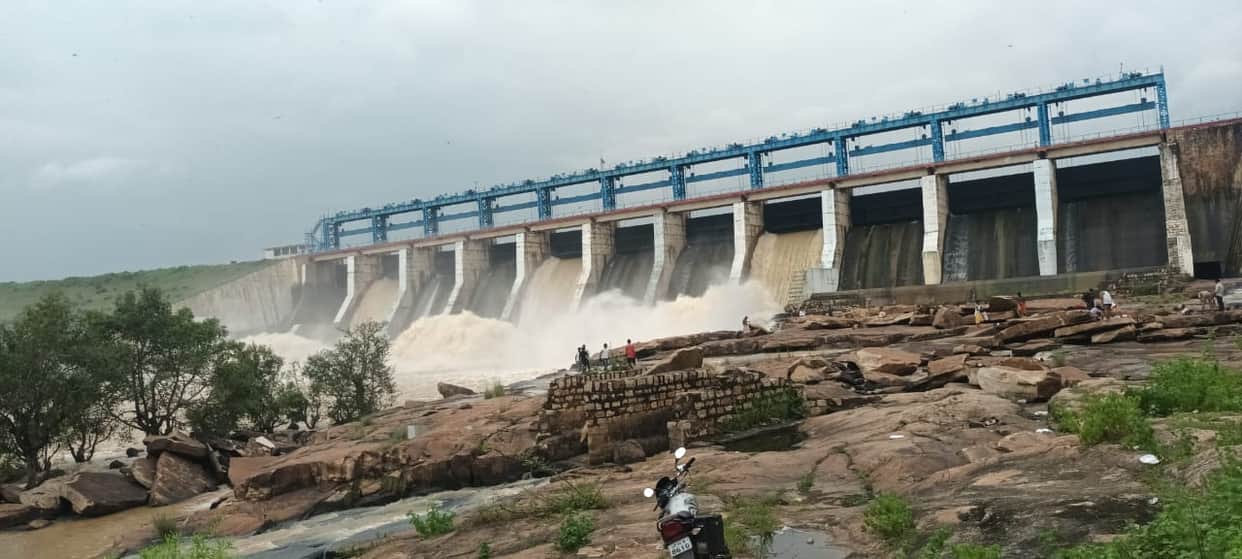 Technical inspection of 50-year-old embankments to be conducted; security to be stepped up
