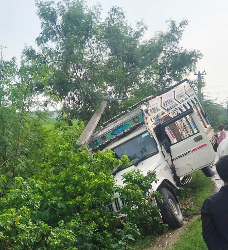 Pole toppled after being hit by a loader; power supply to 30 homes disrupted.
