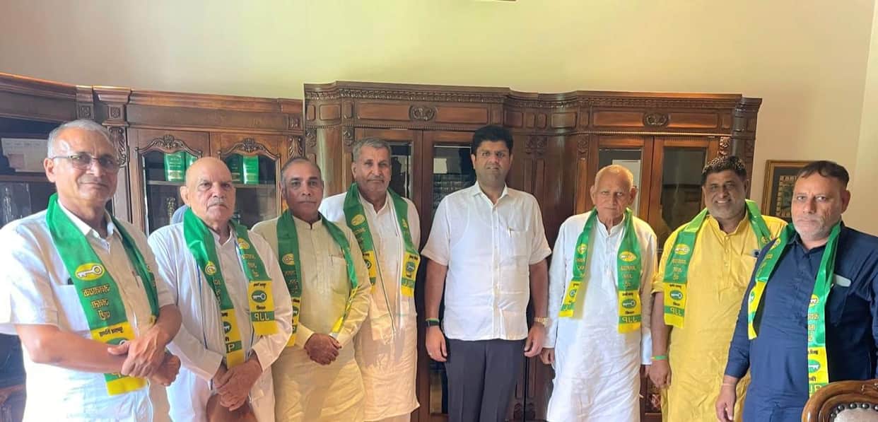 Many people left the Congress and joined the JJP.