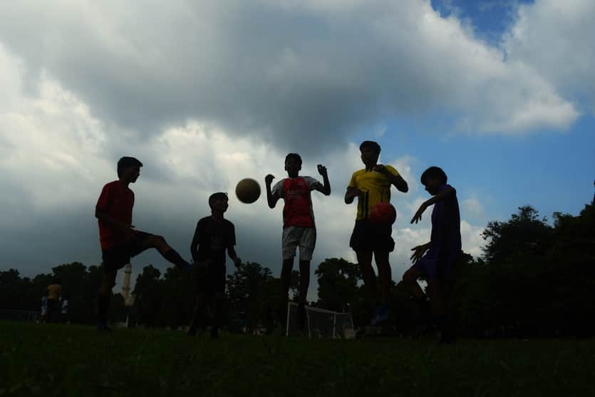 A game of sun and shade; rain likely tomorrow