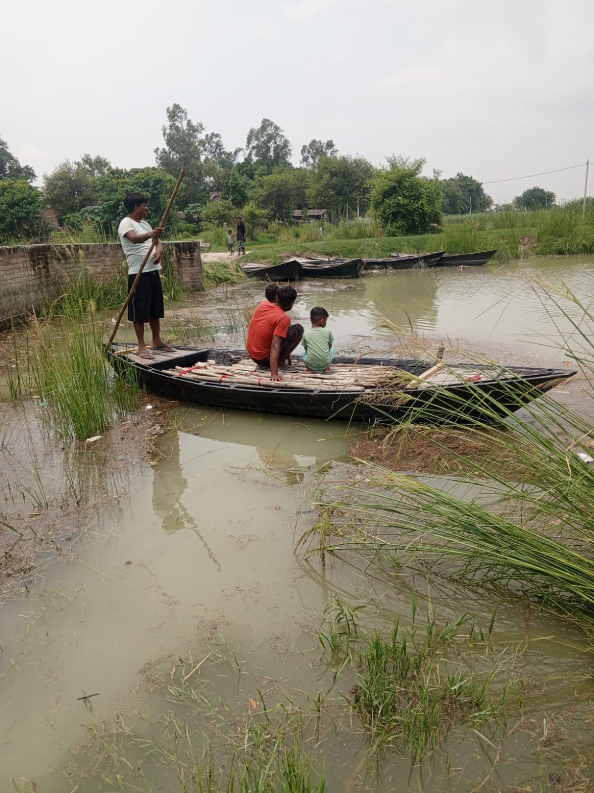 Subika Babu village surrounded by water, erosion intensified in Lakdi Pandey