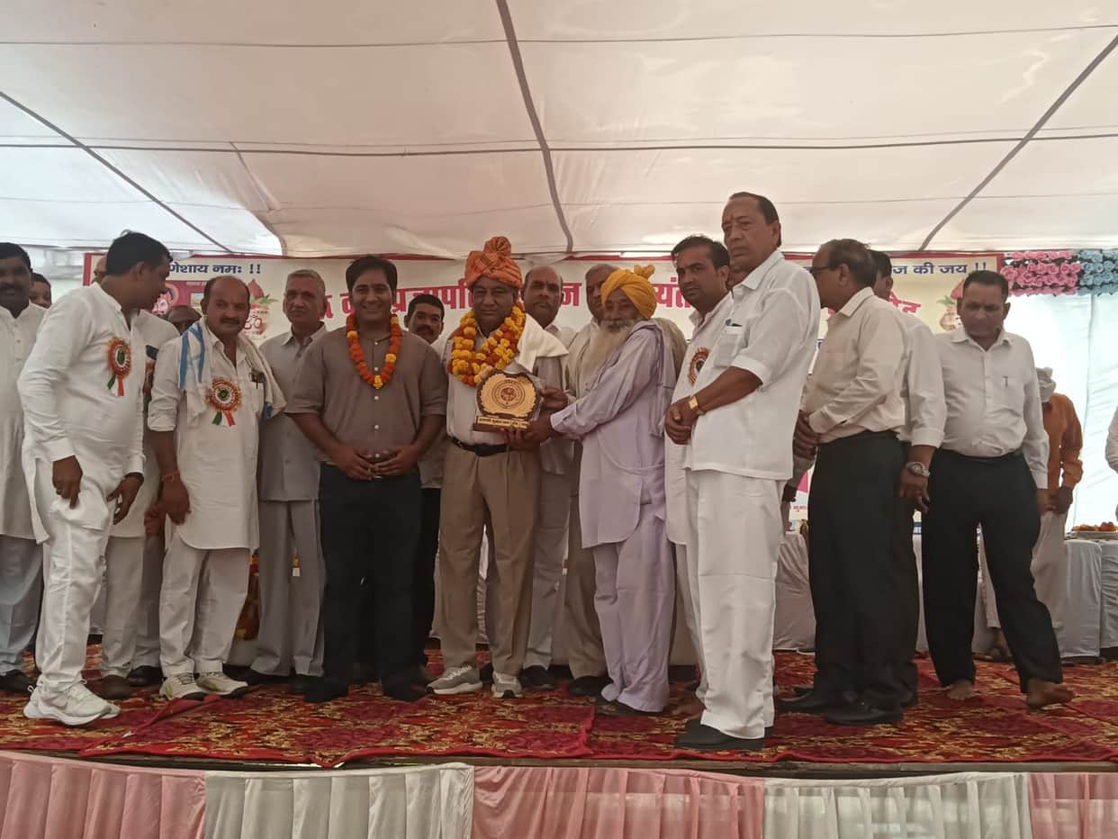 462 talented individuals honored on Guru Maharaj Daksha Prajapati Jayanti.