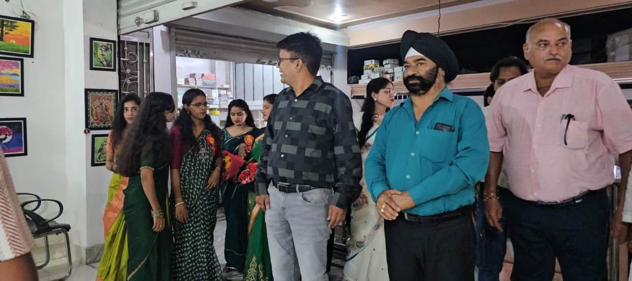 Appreciated the paintings displayed at the exhibition.