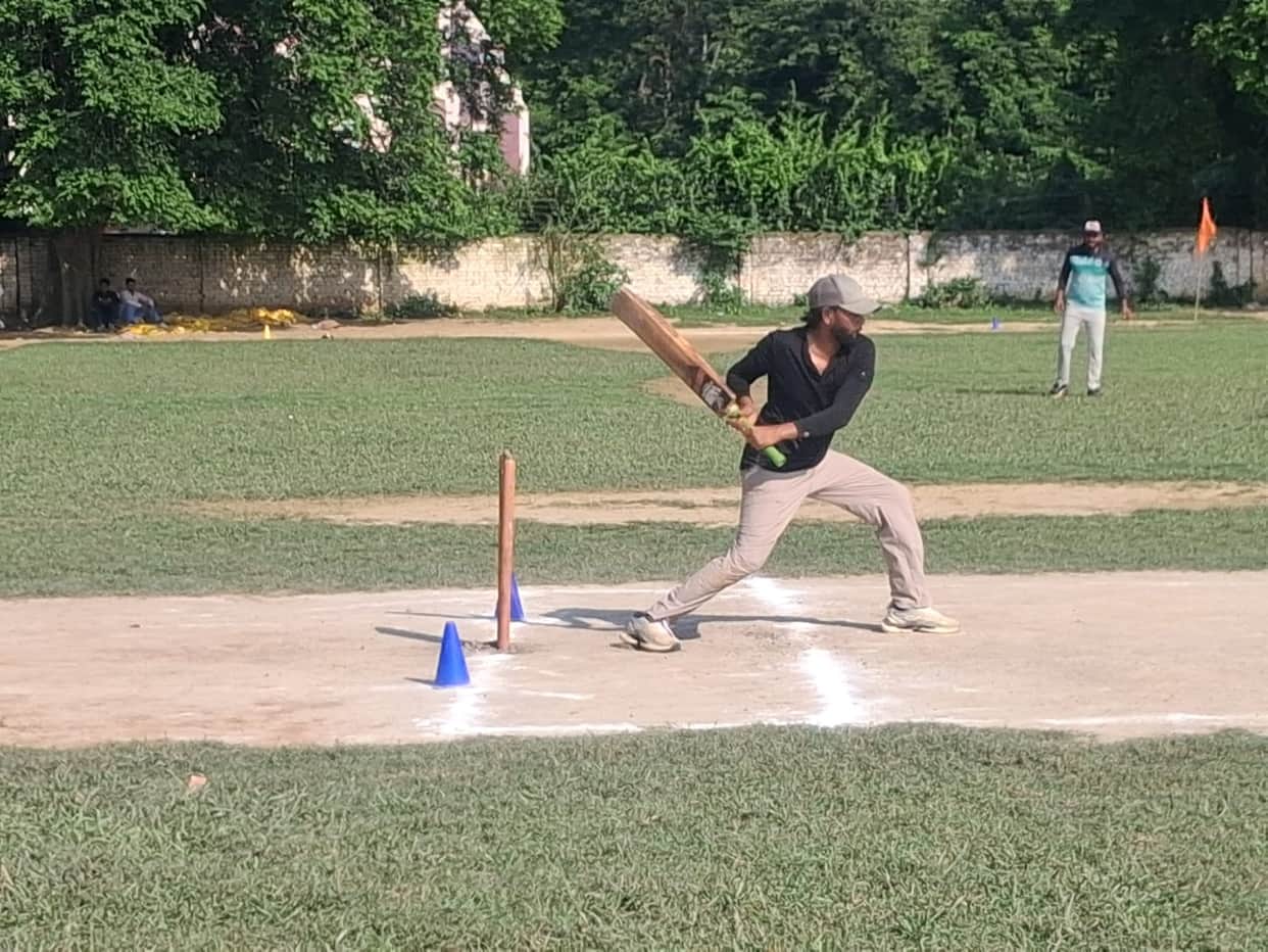 Rashid Fatehganj's team won the Kranti Cup, powered by Azru's unbeaten innings of 82 runs.