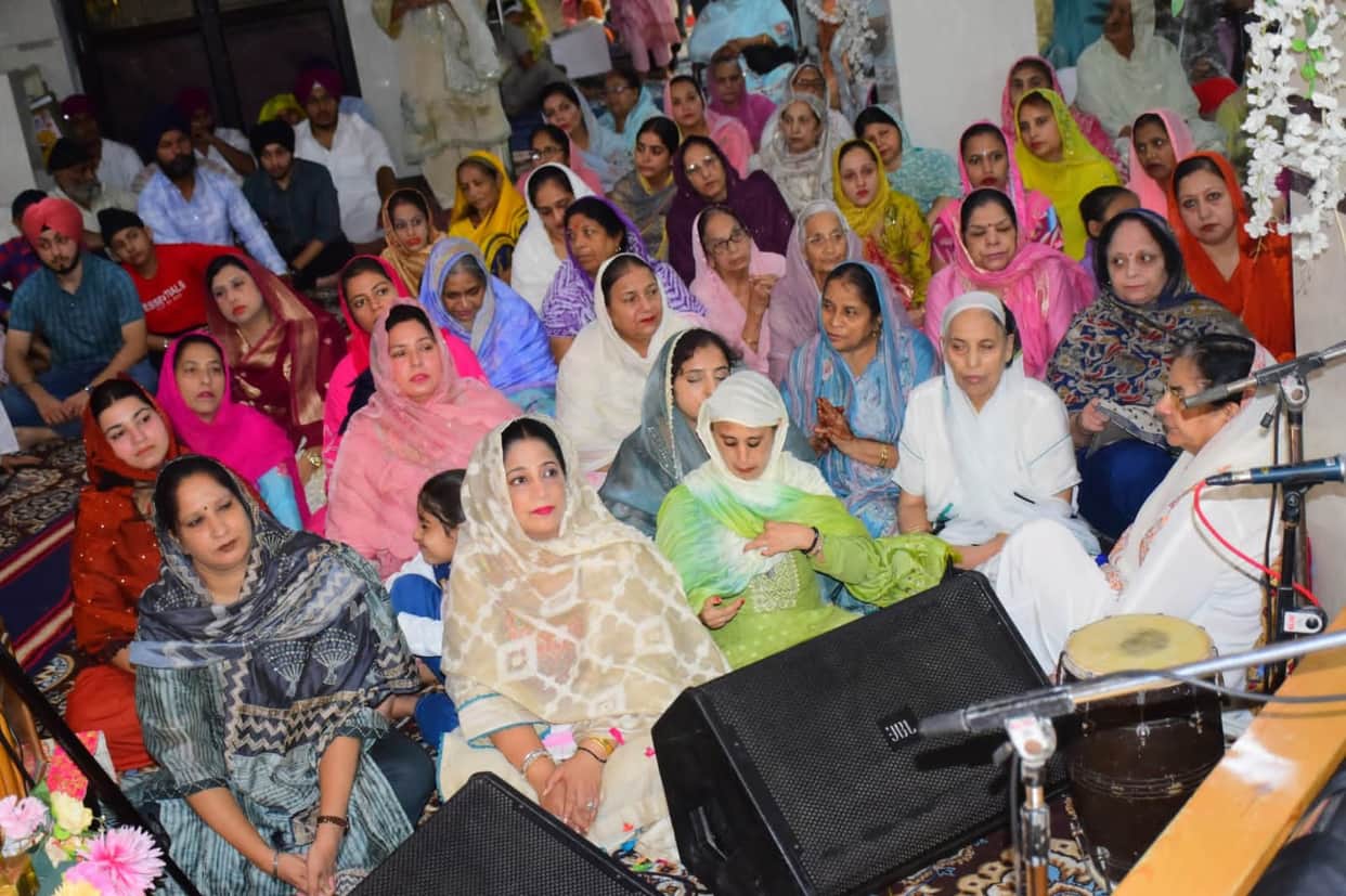 A magnificent Kirtan Darbar was organized on the occasion of the Prakash Purab of Sri Guru Harikishan Sahib Ji.