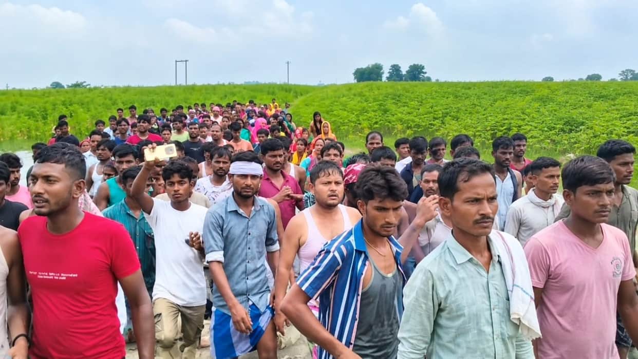 Tragedy in Purnia: Two Teenage Girls Drown in River While Bathing in Bayasi