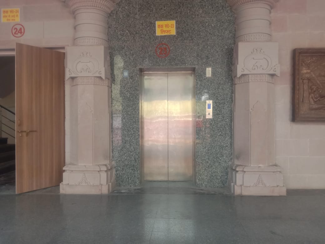 Devotees of Goddess Vindhyavasini get lift facility.
