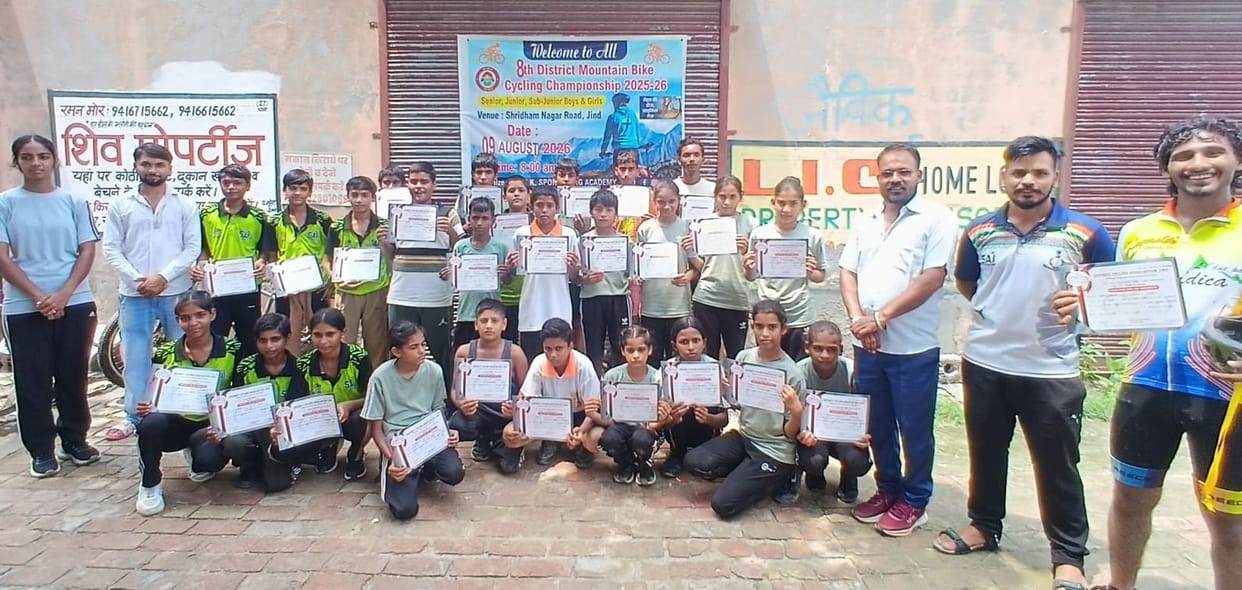 Eighth district level mountain bike competition held in Sector-9, Bhagat Singh Academy became the overall champion