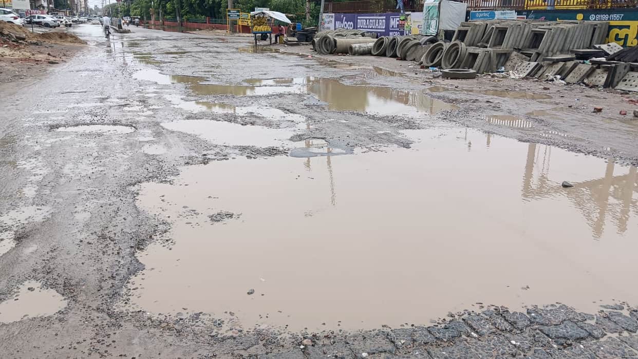 roads broke in rain