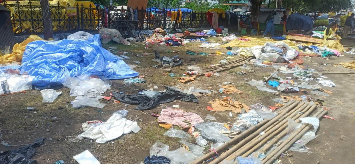 Traders returned with profits; public grounds were left with the trash.