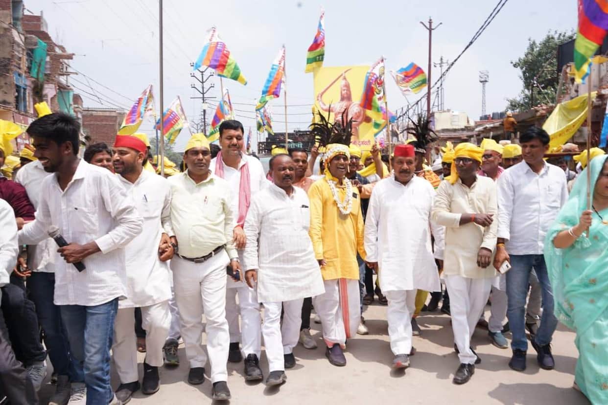 The issue of tribal rights resonated in Chandauli on World Tribal Day.