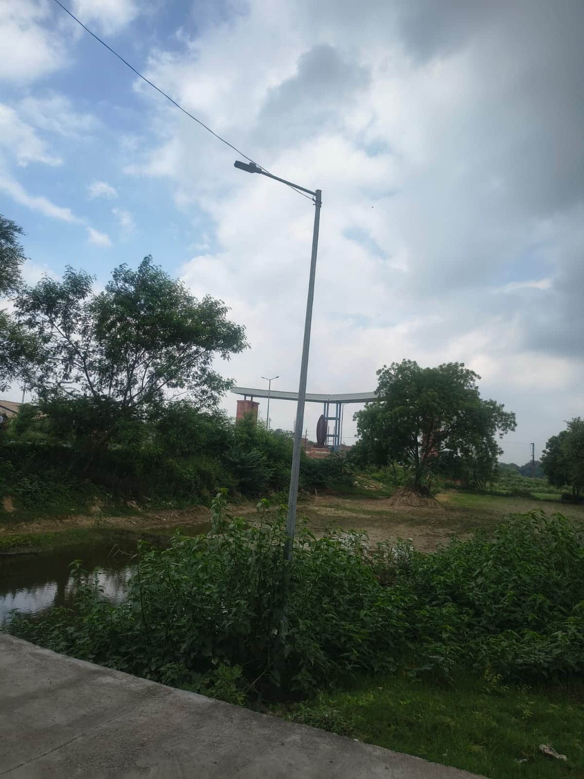 Steps should be taken to get the non-functional streetlights working again.