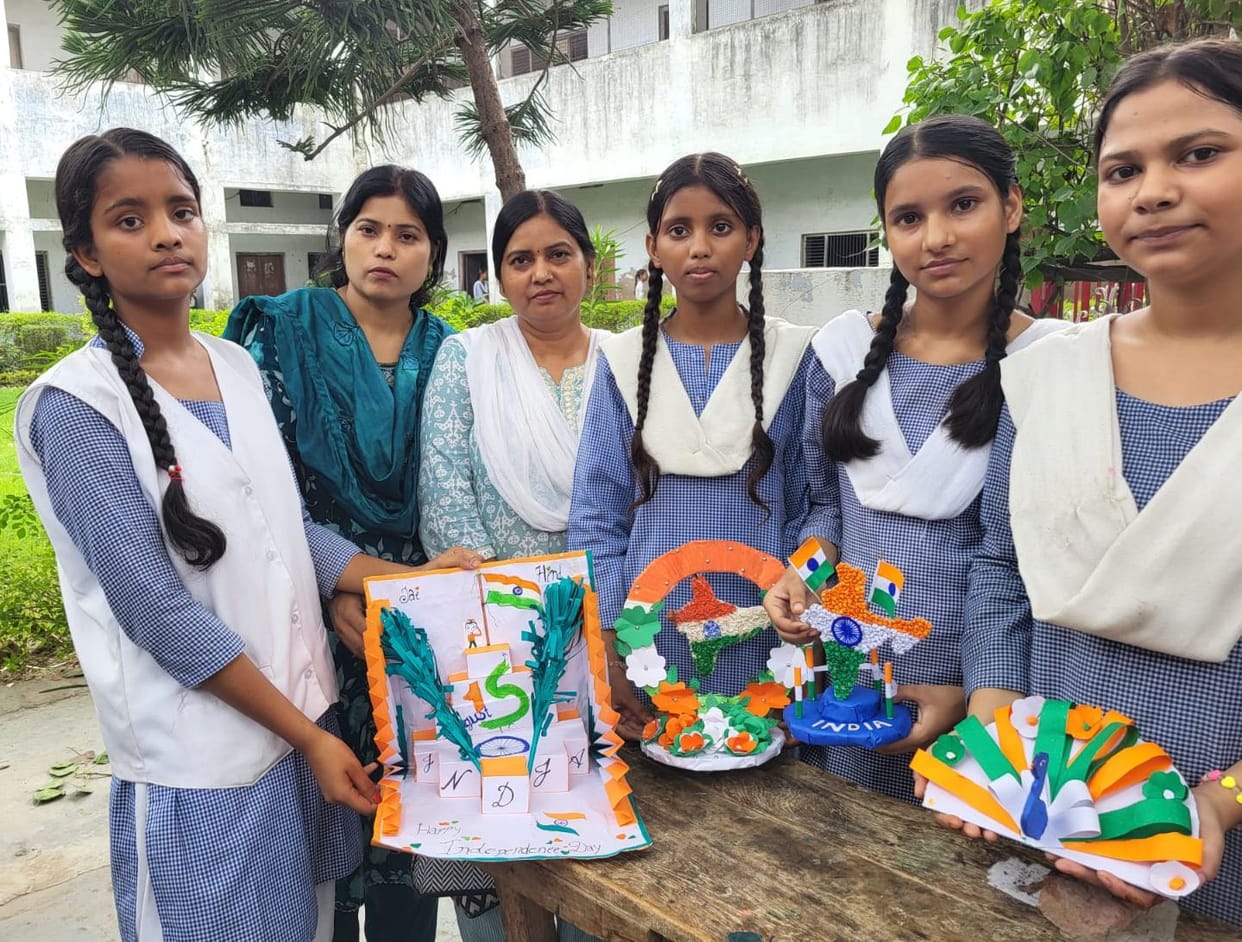 Female students organized an exhibition showcasing national symbols and culture.