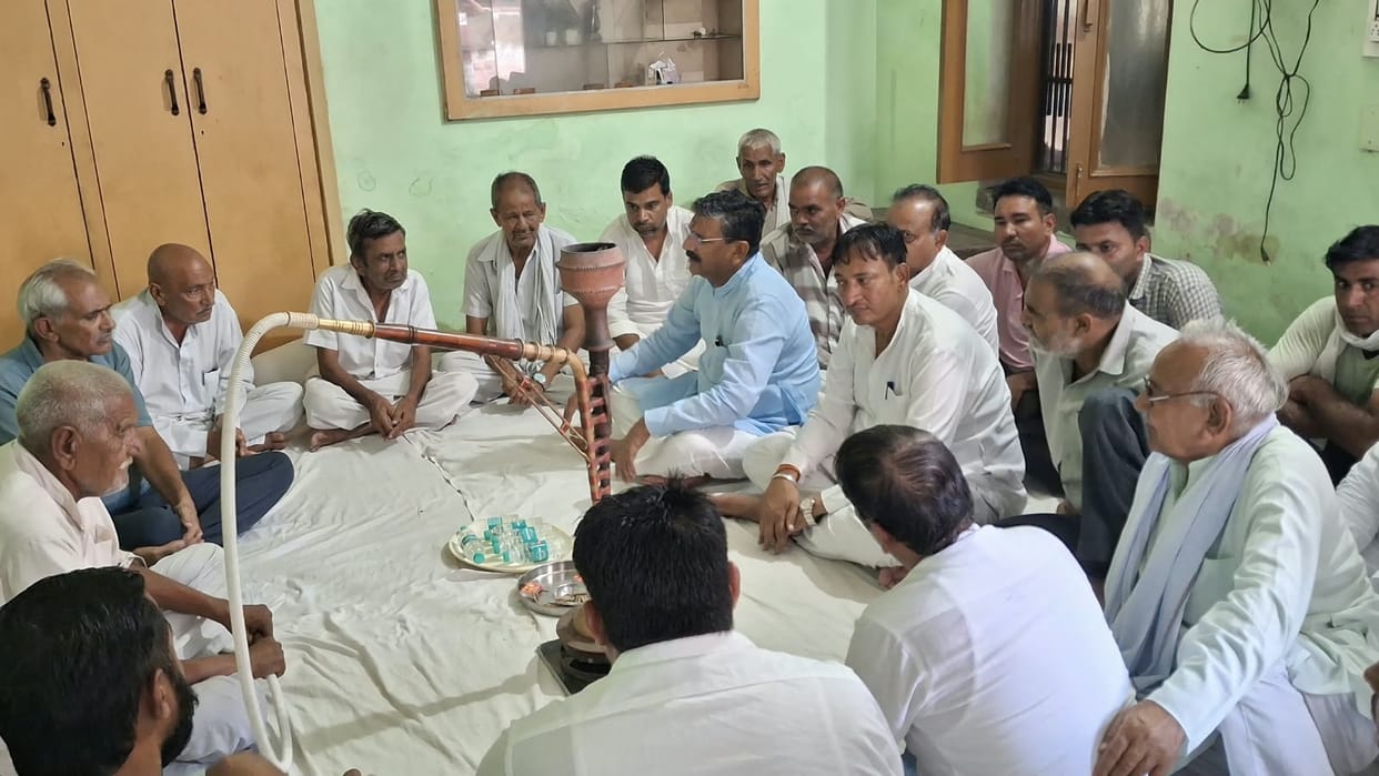 Minister Bedi visits homes of deceased pilgrims, consoles family