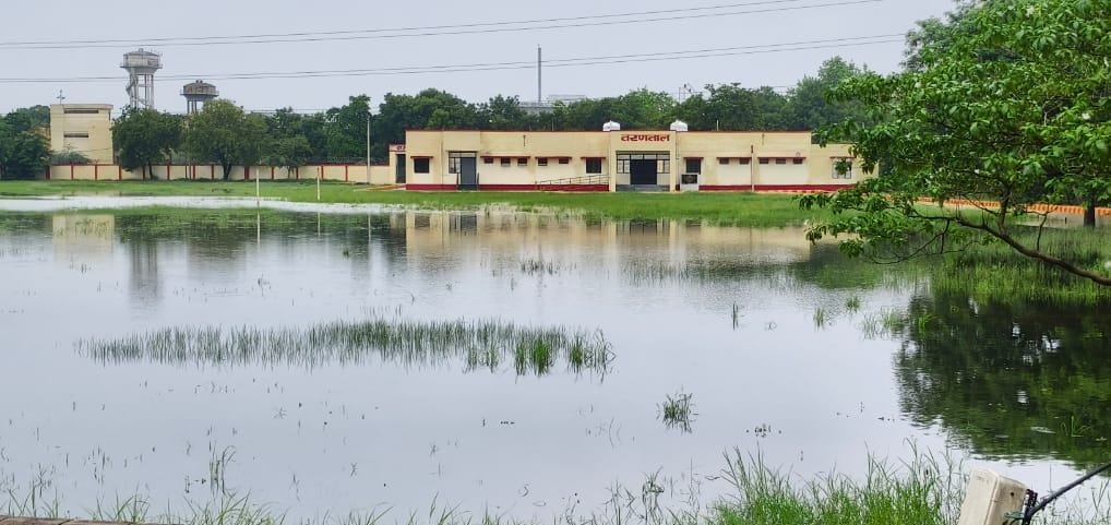 Athletes are resorting to indoor gym and fitness training when the grounds are wet.