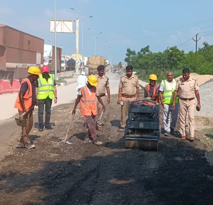 Width of highway service road increased to prevent accidents