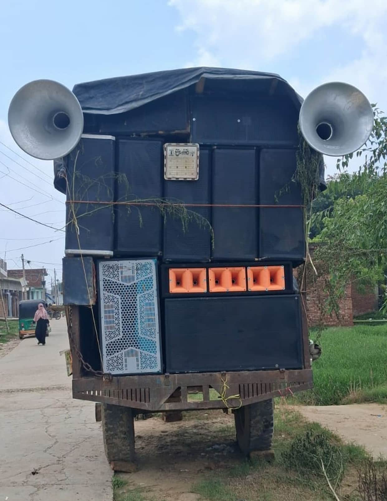 Kanwariyas were dancing to the DJ's beats when the path suddenly echoed with screams and cries.