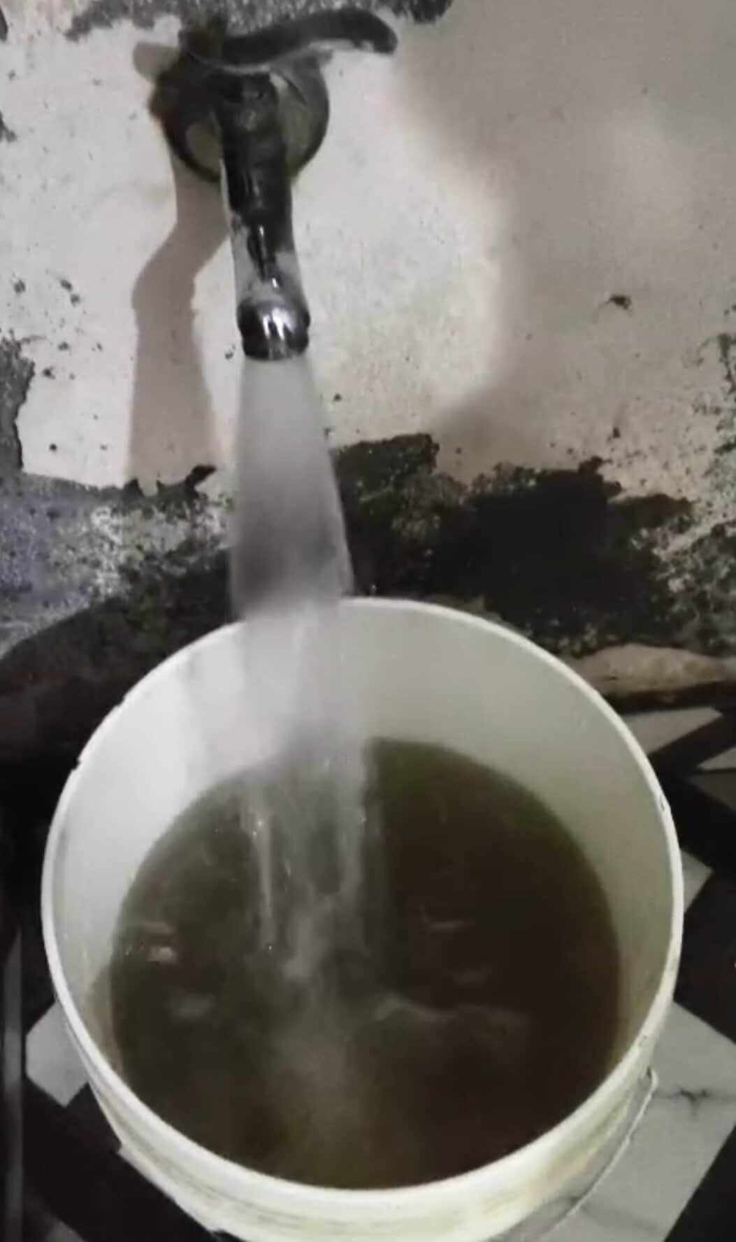Foul-smelling water reaching taps; no resolution despite complaints.