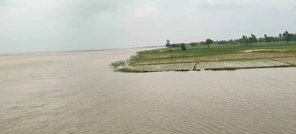 Saryu flows 8 cm above the danger mark; fear of erosion looms.