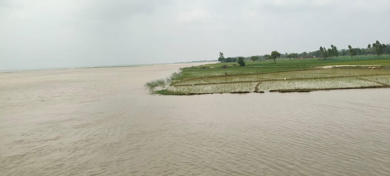 Saryu flows 8 cm above the danger mark; fear of erosion looms.