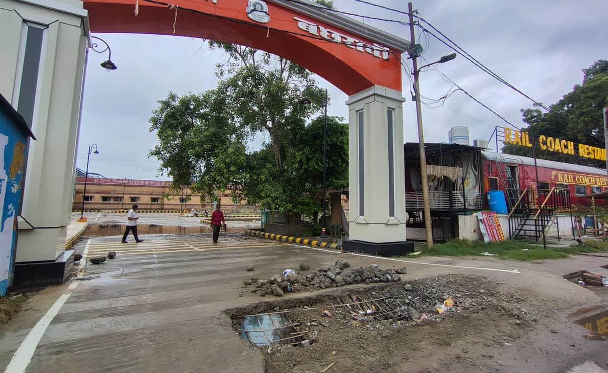 Culvert at the main gate of Bachhrawan railway station broken.