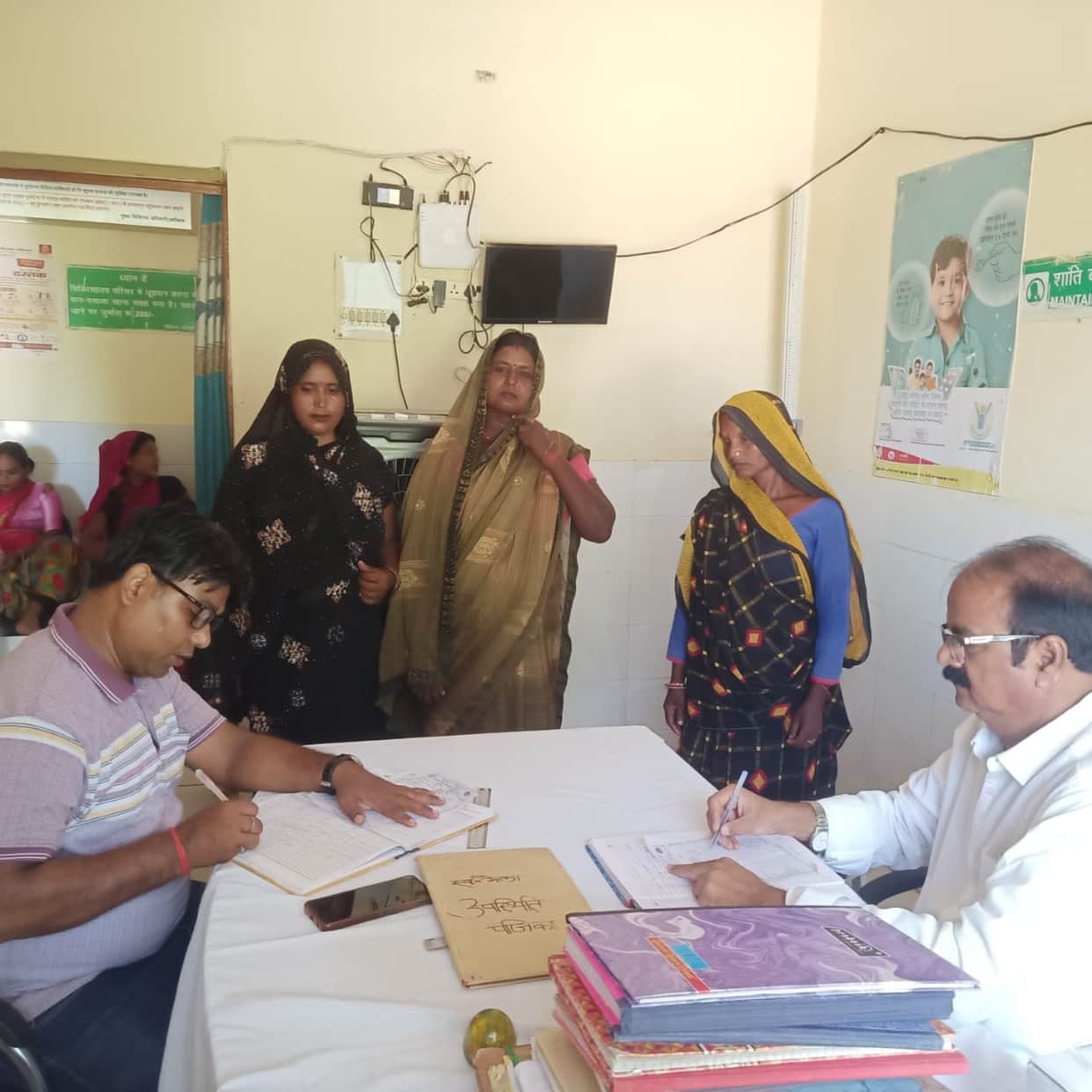 Large number of patients with fever and skin ailments at the health fair.