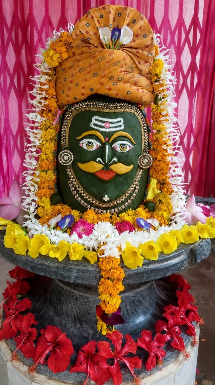 Devotees throng the Shiva temple