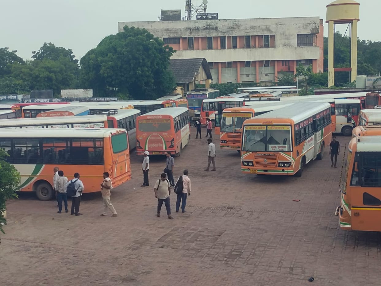 86 roadways buses trapped in fleet, passengers dependent on trains