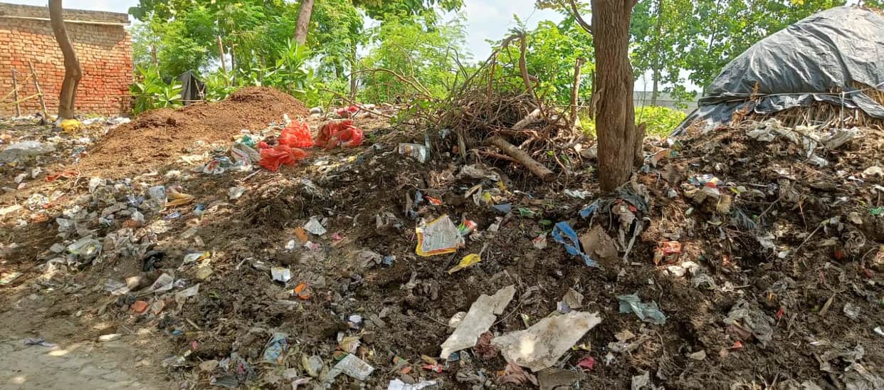 Waste management plan in shambles... e-rickshaws turning into scrap, lakhs of rupees wasted.