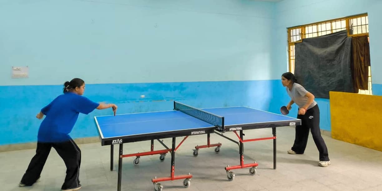 Siddharth and Nikita emerge as winners in table tennis.