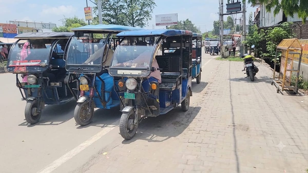 Udham Singh Nagar News: मनमाने रूट पर दौड़ रहे टेंपो-ई-रिक्शा, शहर की रफ्तार पर ब्रेक