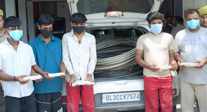सिंभावली पुलिस ने पकड़े तार चोर गिरोह के सदस्य। संवाद