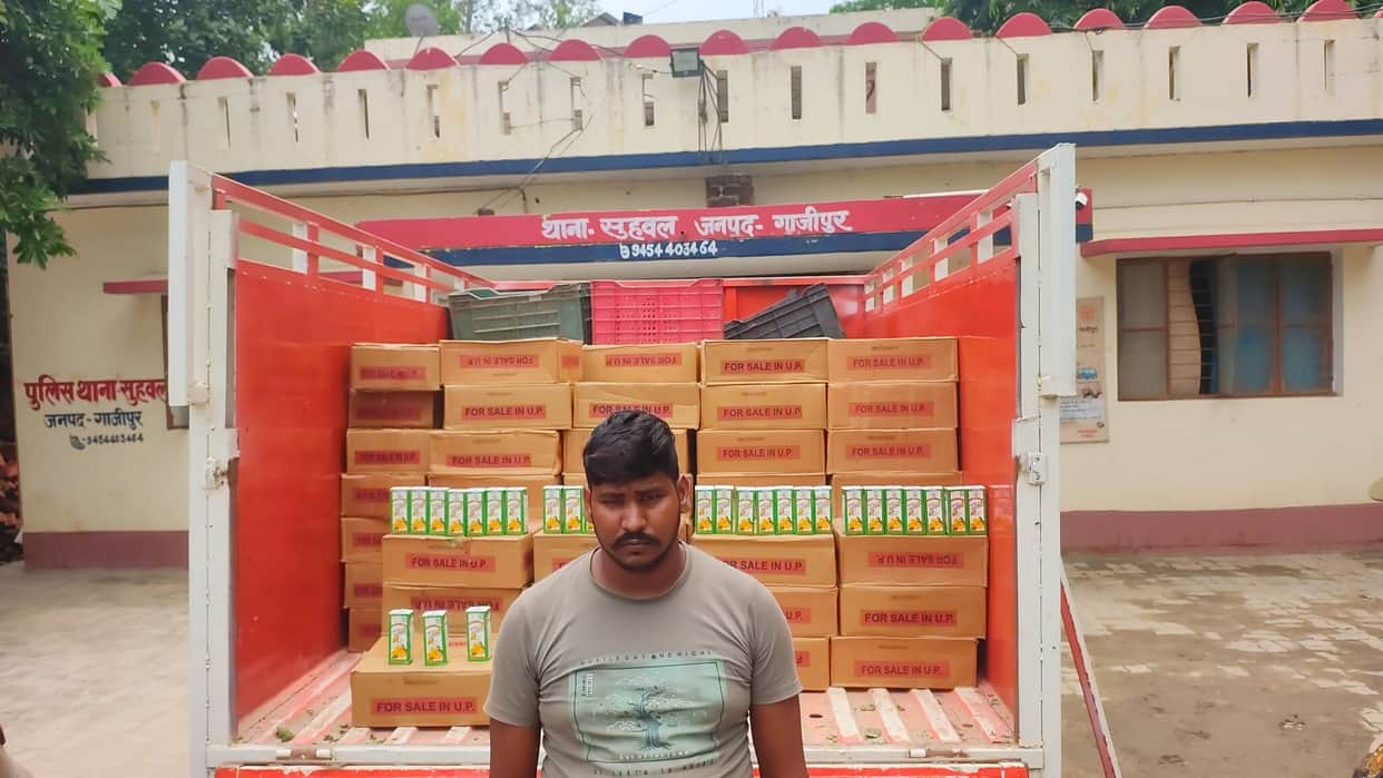 Liquor worth Rs 3.34 lakh recovered from pickup, smuggler arrested